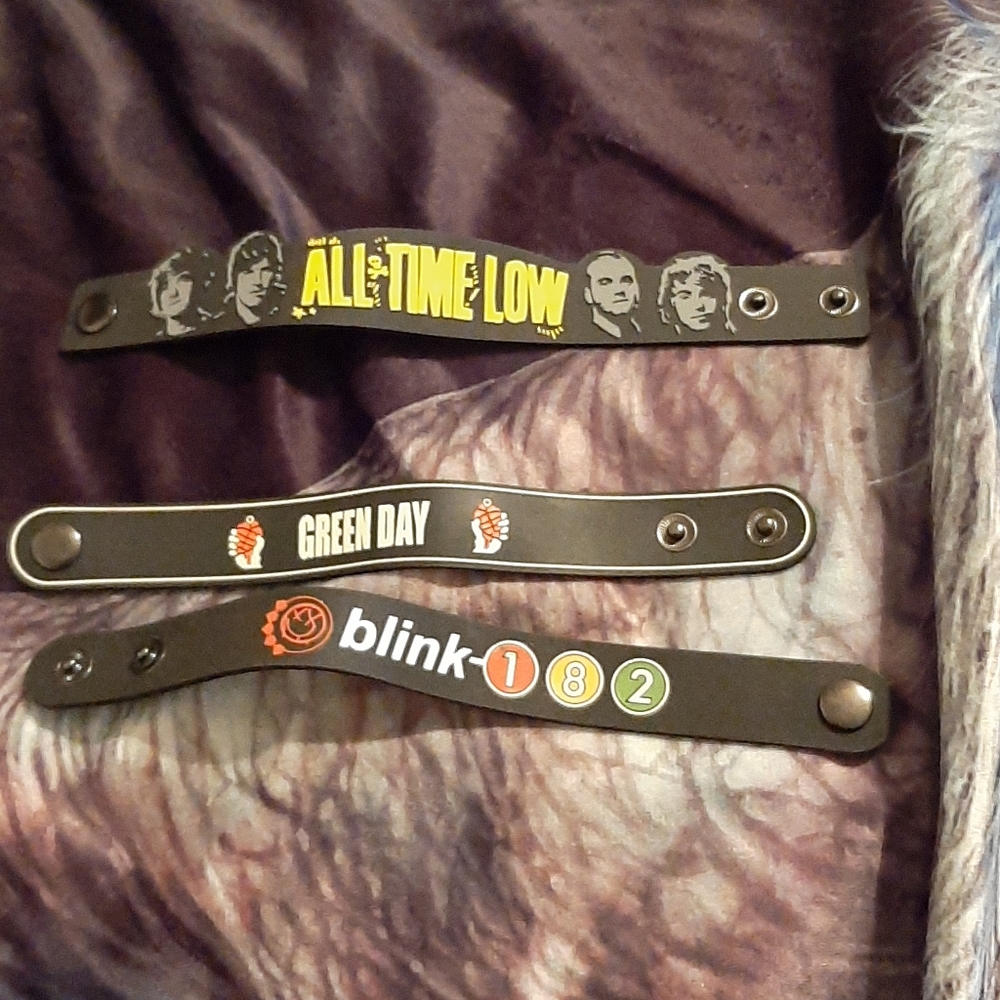 3-BAND WRISTBANDS
